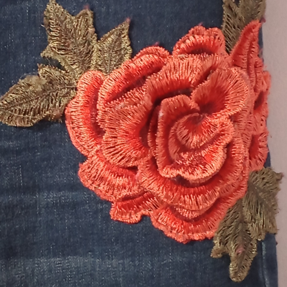 Embroidered Floral Women's Jeans - Picture 6 of 12